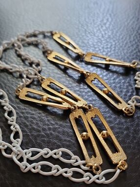 VTG Gold and White Women’s Statement Necklace - Elegant Geometric Links